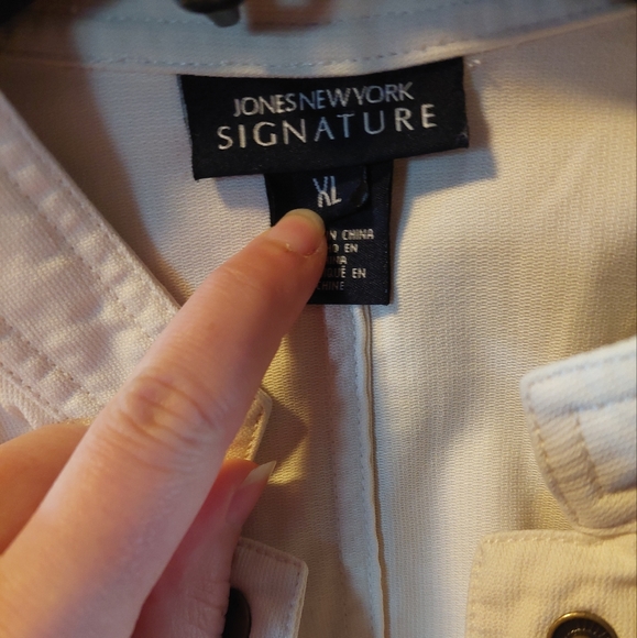 Light Jacket - Picture 2 of 4